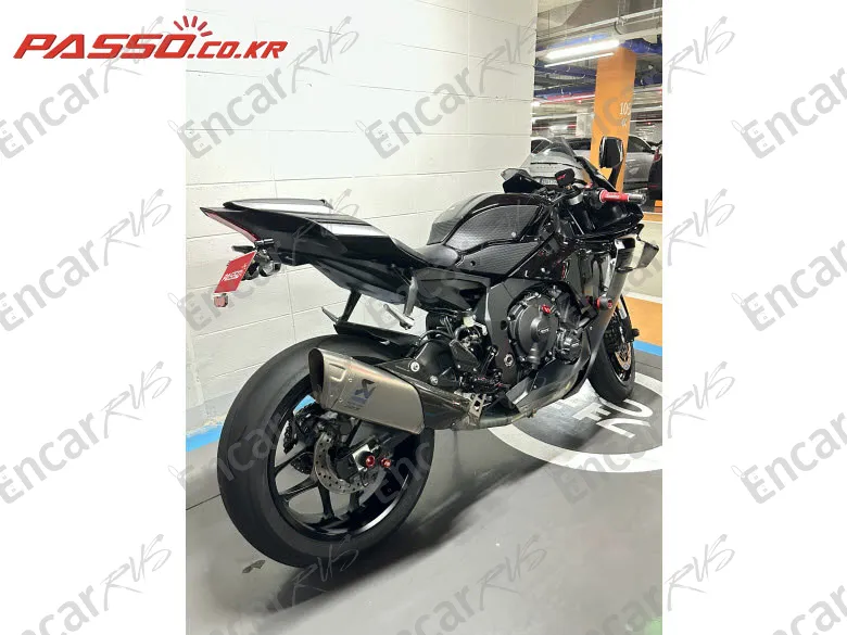YAMAHA YZF R1 - фото 6