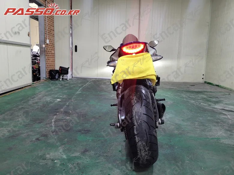 HONDA CBR 1000 RR - фото 2