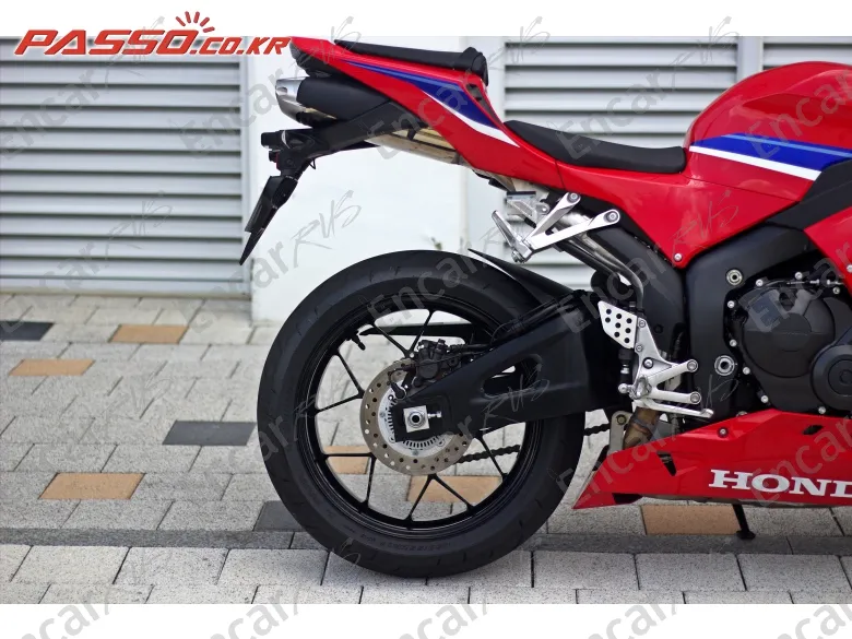 HONDA CBR 600 RR - фото 6