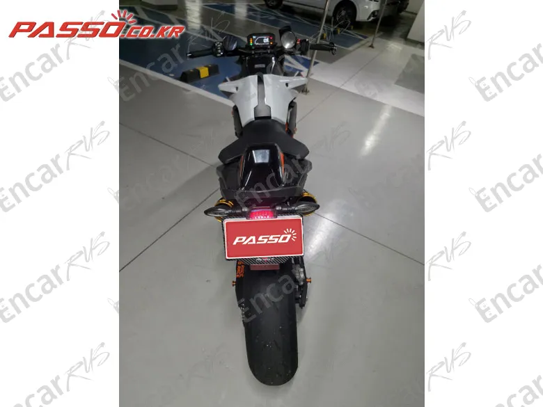 Ktm 890 Duke R - фото 2