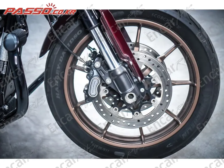 HARLEY-DAVIDSON SOFTAIL LOW RIDER S - фото 5