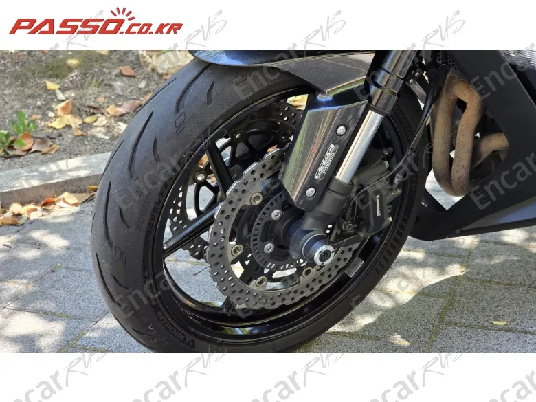KAWASAKI Z 1000 SX - фото 5