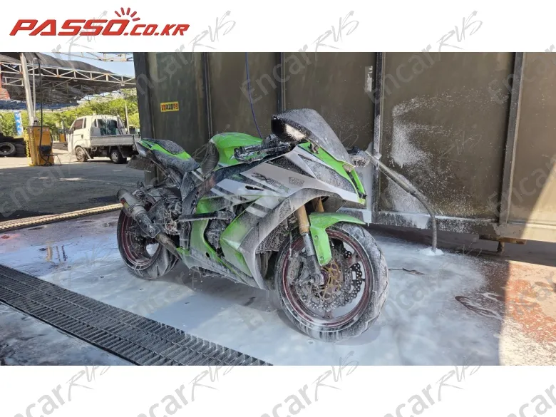 KAWASAKI ZX 10 R - фото 1