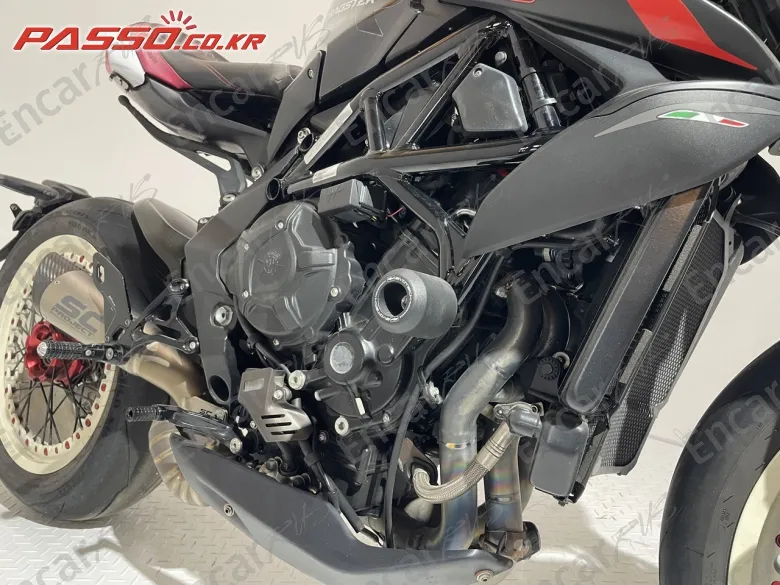 MV AGUSTA DRAGSTER 800 RR - фото 4