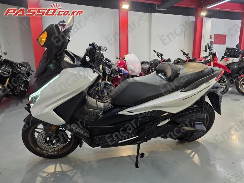 Honda Forza 350 - фото 1