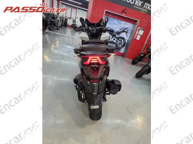 Honda Forza 350 - фото 2