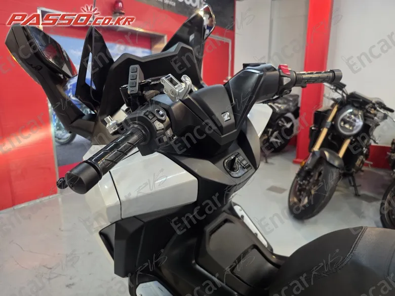 Honda Forza 350 - фото 3
