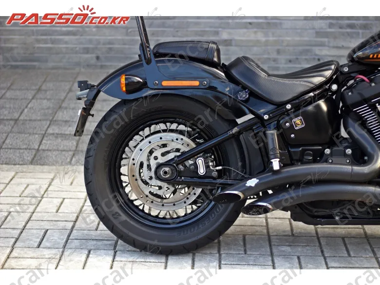 HARLEY-DAVIDSON STREET BOB 114 - фото 6