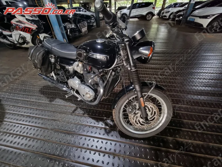 Triumph Bonneville T120 - фото 6