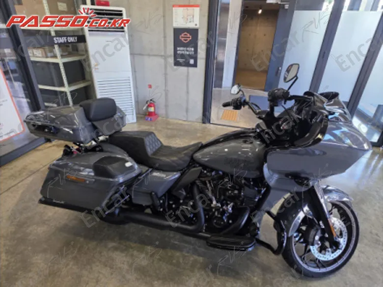 HARLEY-DAVIDSON ROAD GLIDE ST - фото 0