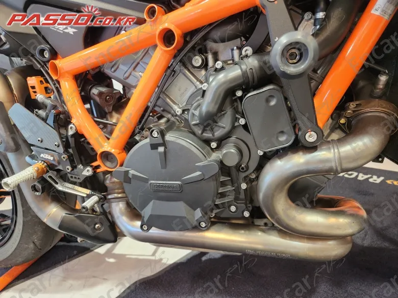 KTM 1290 SUPER DUKE R - фото 4