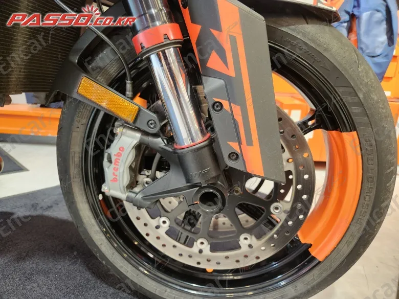 KTM 1290 SUPER DUKE R - фото 5