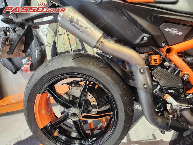 KTM 1290 SUPER DUKE R - фото 6