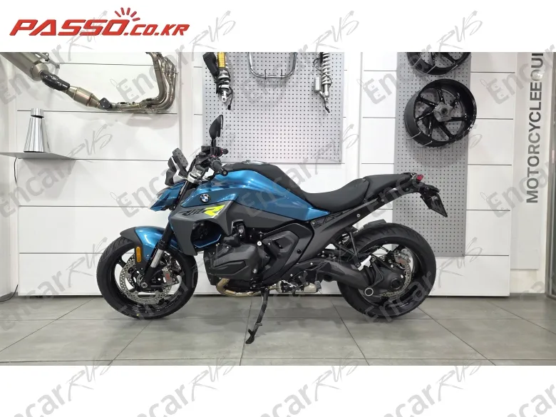 BMW R 1300 R - фото 1