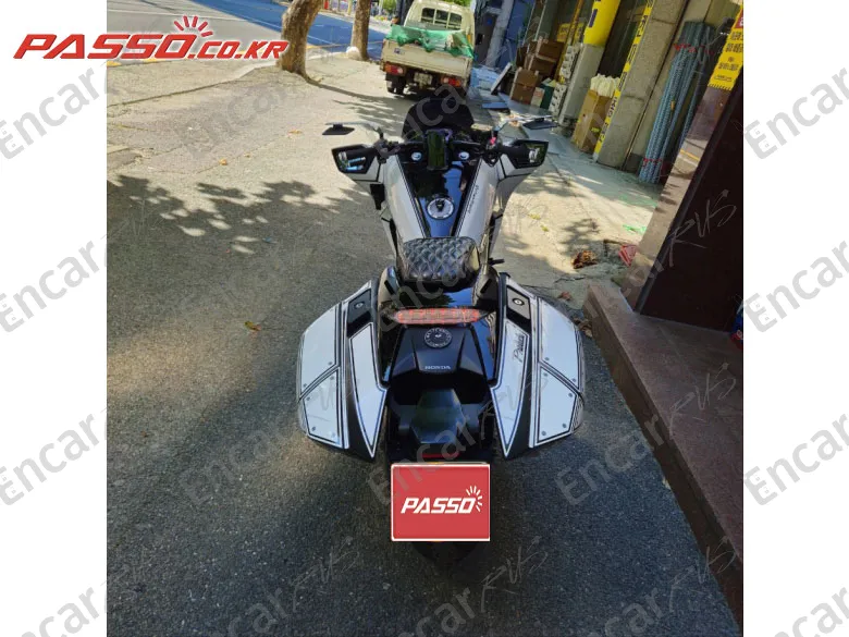 HONDA NM4 - фото 2
