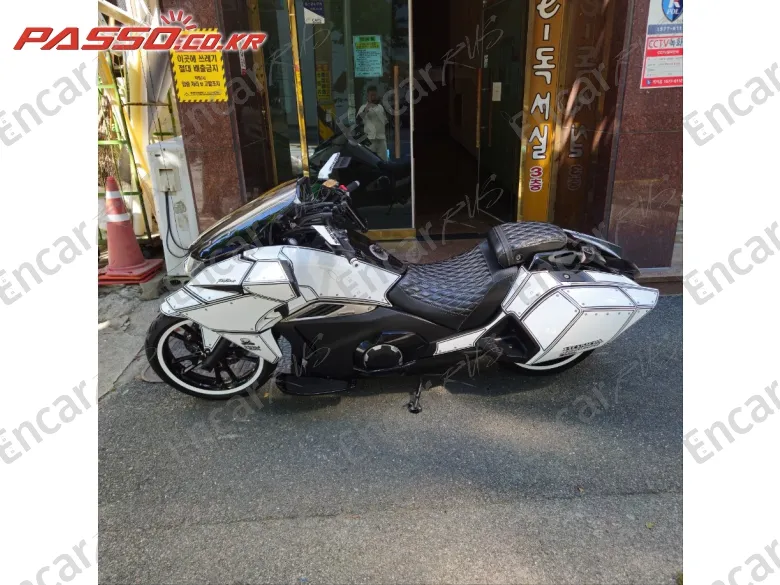 HONDA NM4 - фото 4