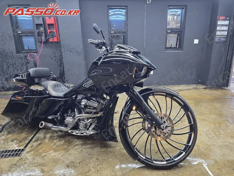 HARLEY-DAVIDSON CVO ROAD GLIDE CUSTOM - фото 0