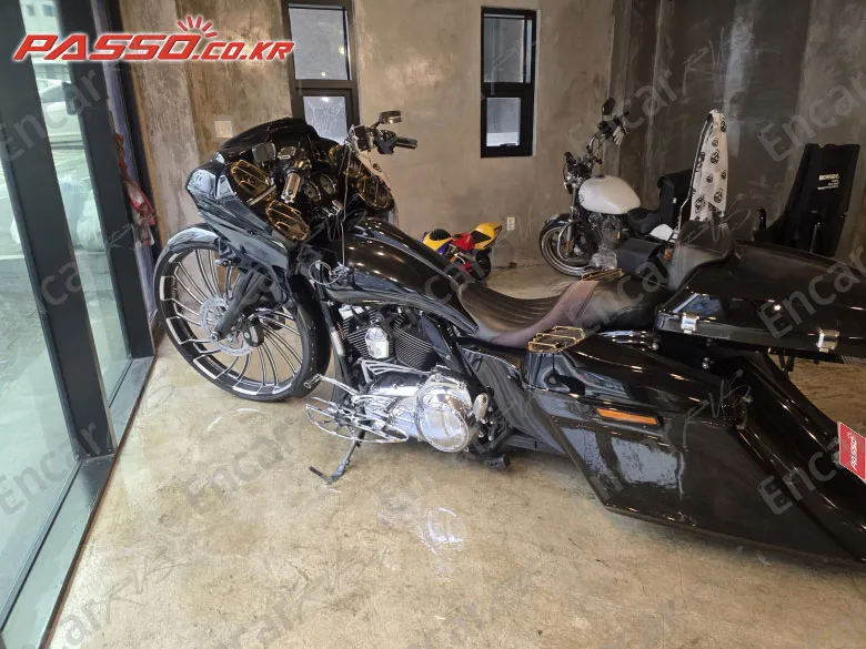 HARLEY-DAVIDSON CVO ROAD GLIDE CUSTOM - фото 1