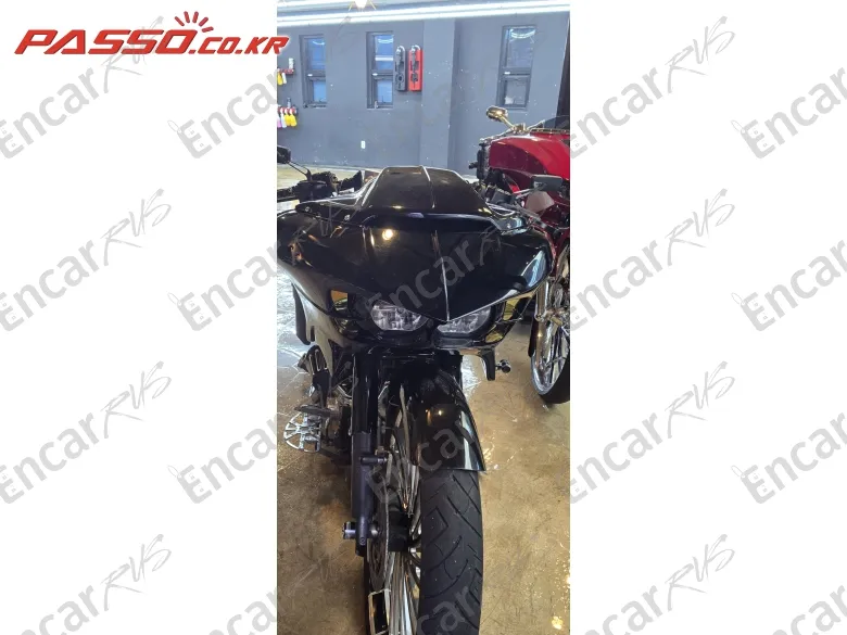 HARLEY-DAVIDSON CVO ROAD GLIDE CUSTOM - фото 3
