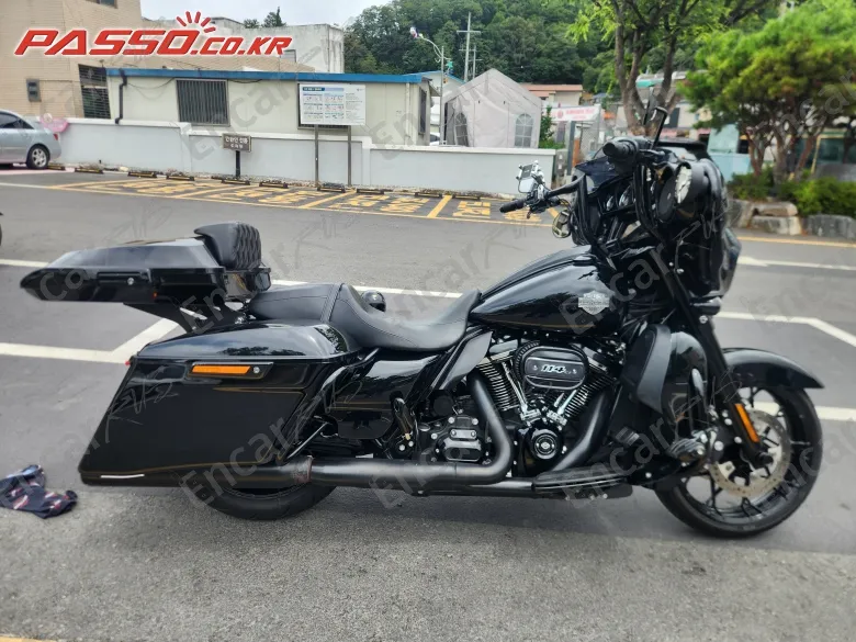 HARLEY-DAVIDSON FLHXS STREET GLIDE SPECIAL - фото 0