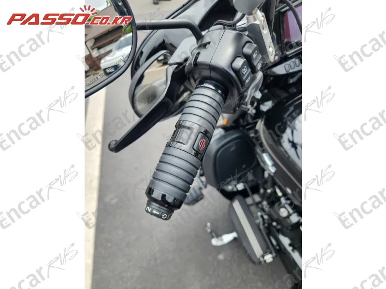 HARLEY-DAVIDSON FLHXS STREET GLIDE SPECIAL - фото 3