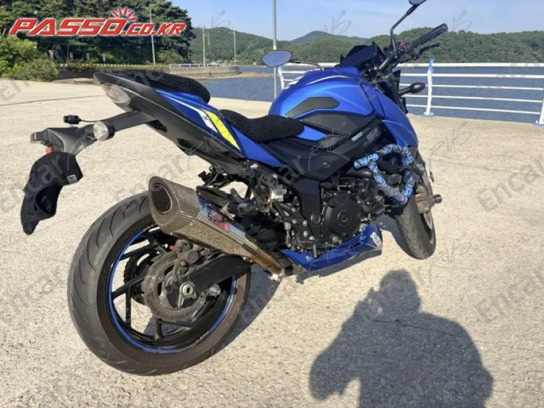 SUZUKI GSX S 750 - фото 0