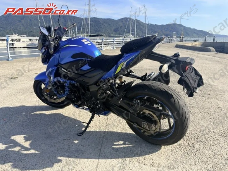 SUZUKI GSX S 750 - фото 1