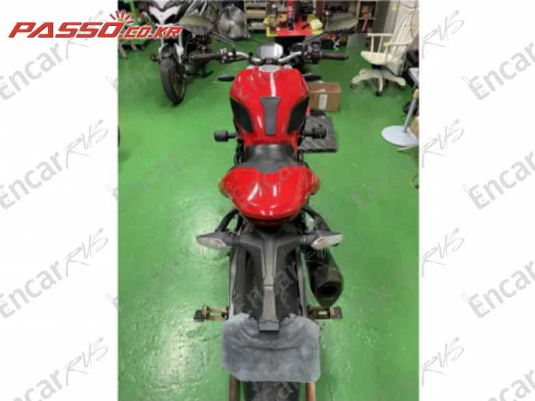 DUCATI MONSTER 821 - фото 2