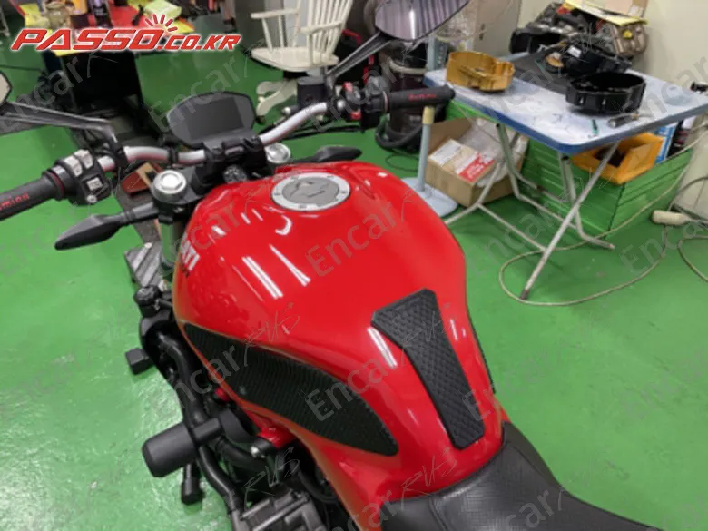 DUCATI MONSTER 821 - фото 3