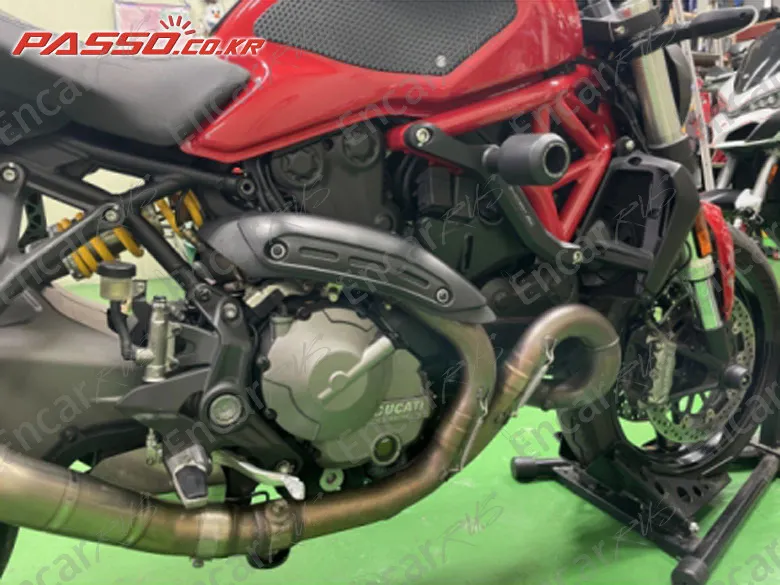 DUCATI MONSTER 821 - фото 4