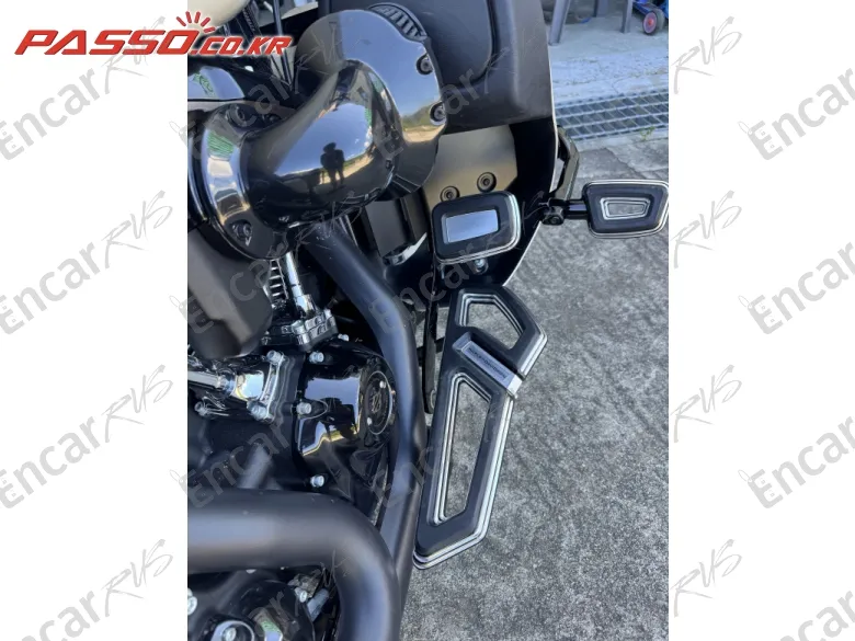 HARLEY-DAVIDSON ROAD GLIDE ST - фото 6