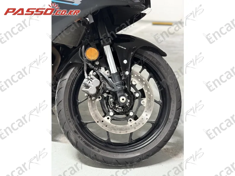 YAMAHA YZF R3 - фото 5