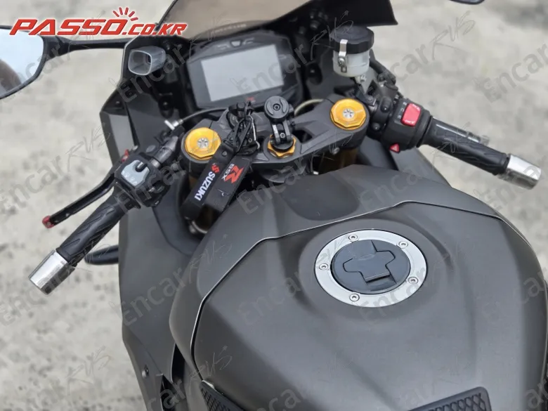 SUZUKI GSX R 1000 R ABS - фото 3