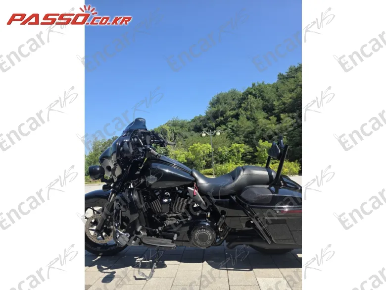 HARLEY-DAVIDSON FLHXS STREET GLIDE SPECIAL - фото 1