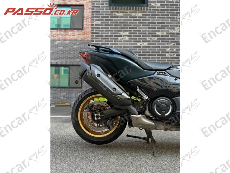 YAMAHA T MAX 560 - фото 5