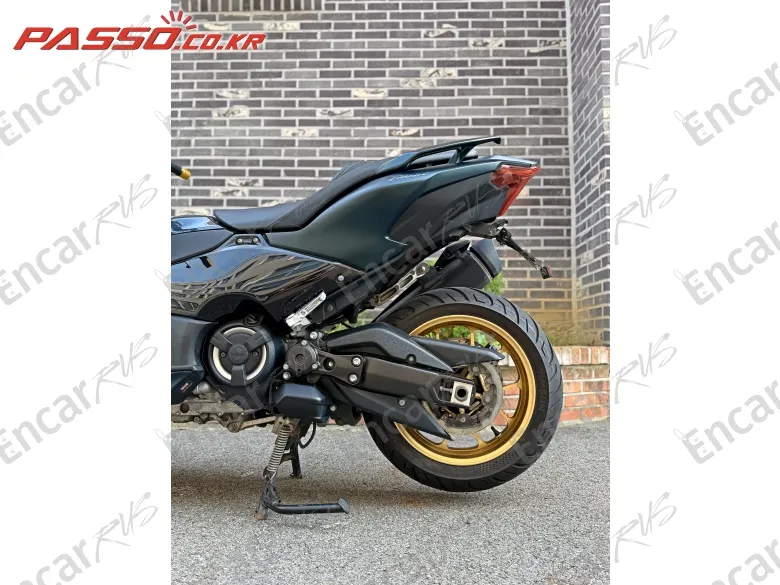 YAMAHA T MAX 560 - фото 6