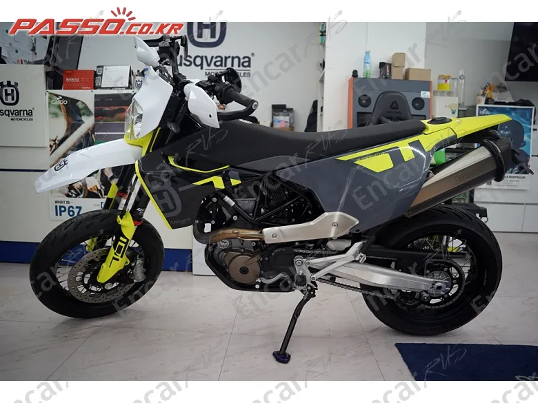 HUSQVARNA 701 SUPERMOTO - фото 1