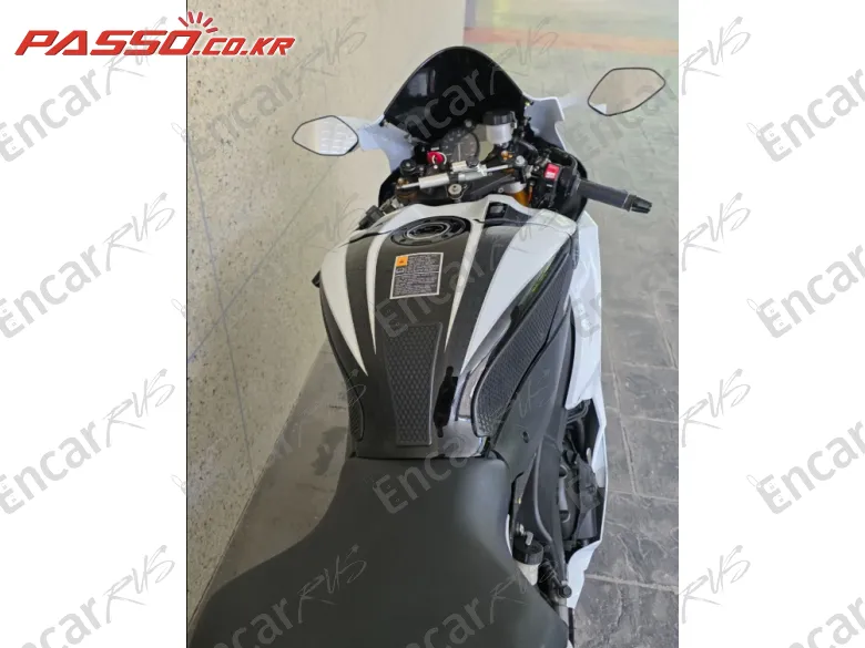 YAMAHA YZF R6 - фото 2