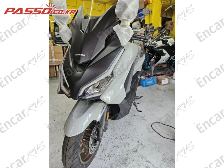 Honda Forza 350 - фото 5