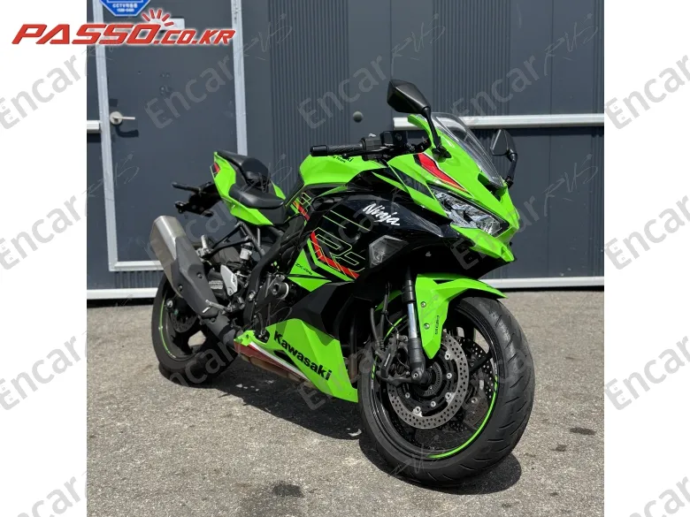 KAWASAKI NINJA ZX 4 RR - фото 4