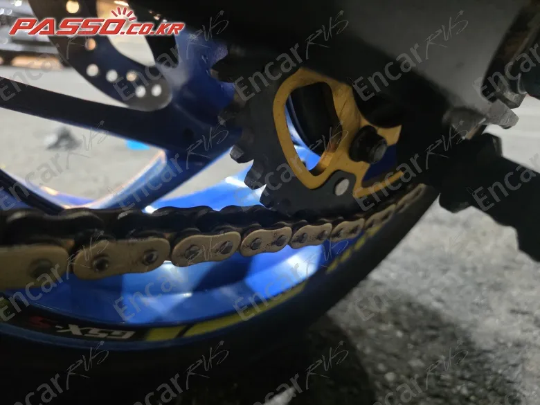 Suzuki Gsx S 1000 - фото 3