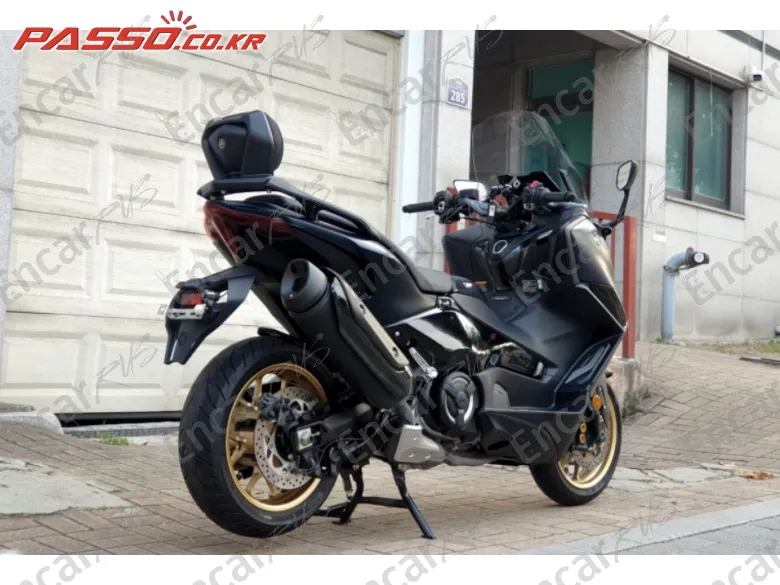 Yamaha T Max 560 - фото 2