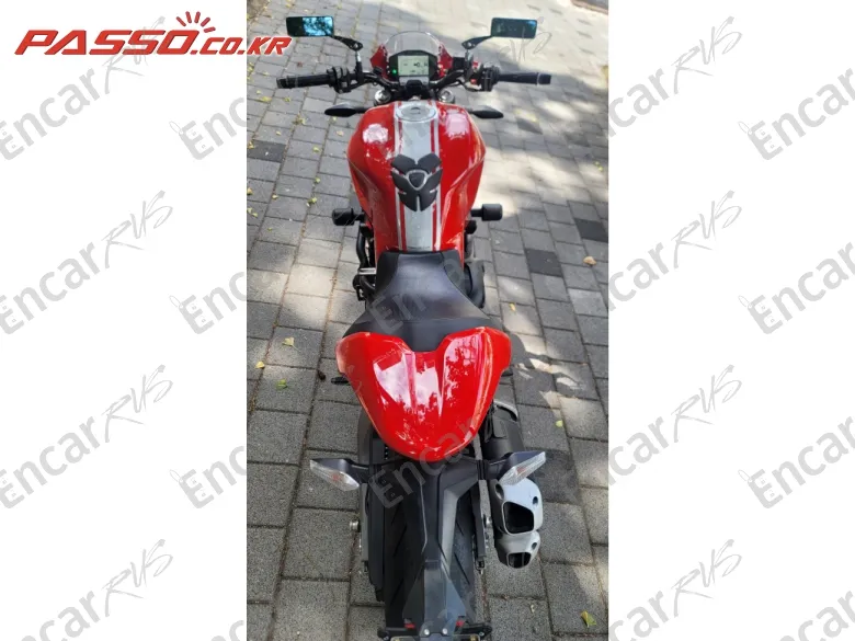 Ducati Monster 821 - фото 2