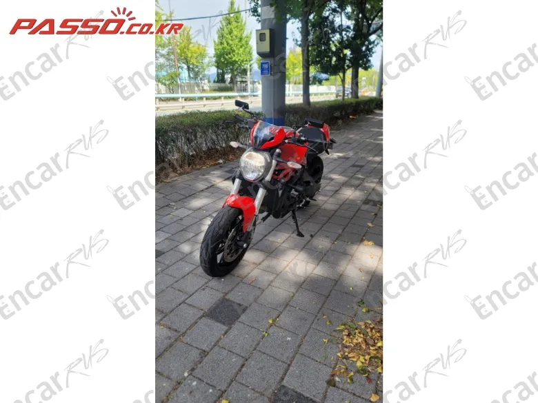 Ducati Monster 821 - фото 3
