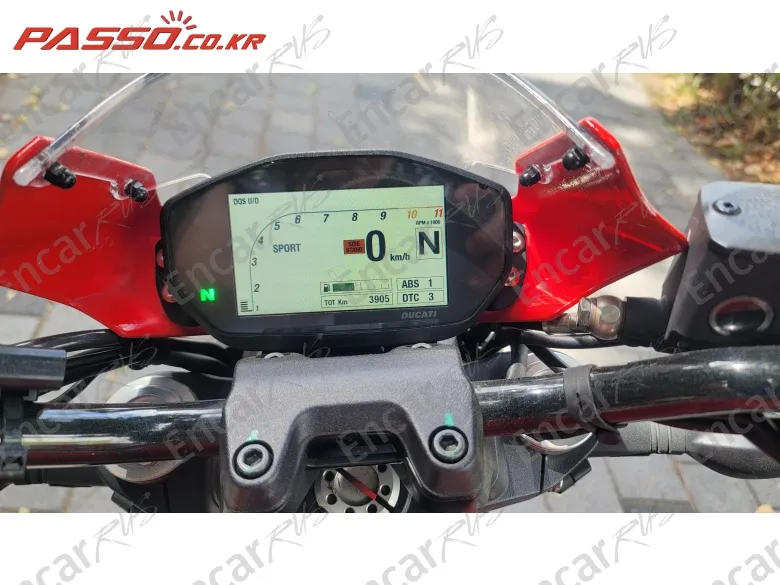 Ducati Monster 821 - фото 4