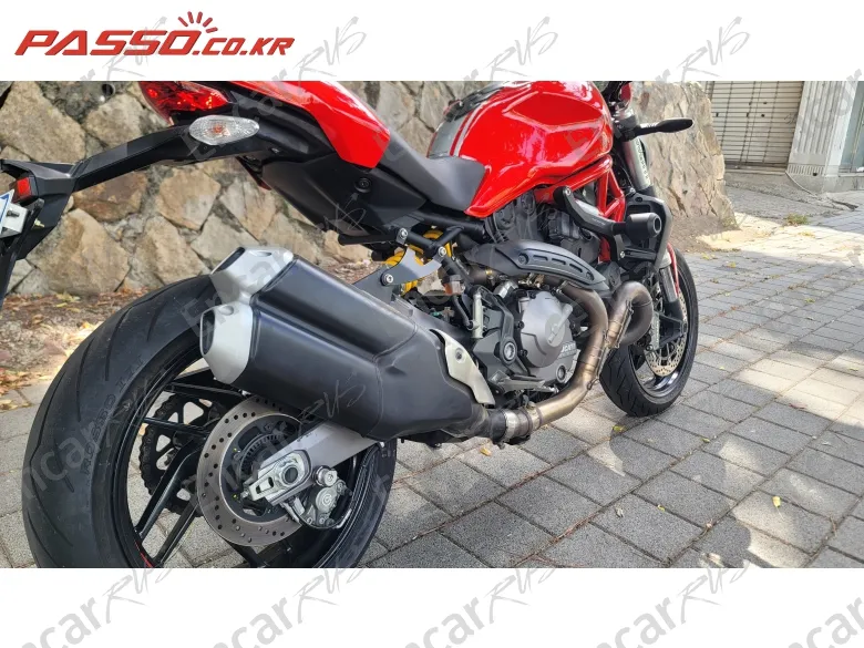 Ducati Monster 821 - фото 6