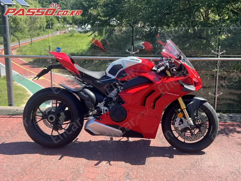 Ducati Panigale V4 S - фото 0