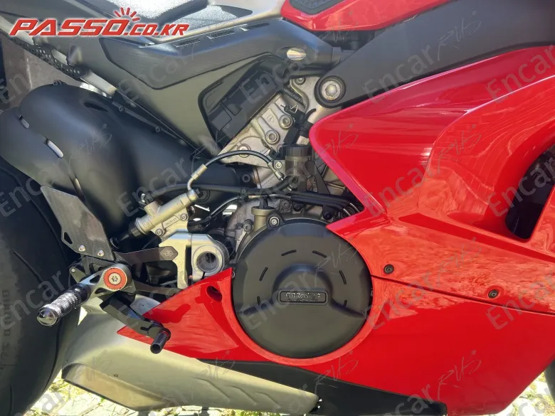 Ducati Panigale V4 S - фото 4