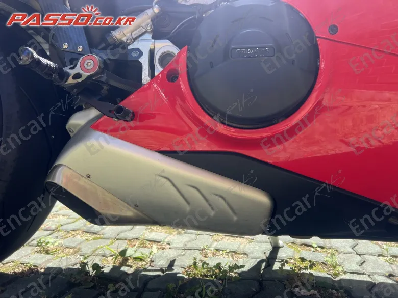 Ducati Panigale V4 S - фото 6