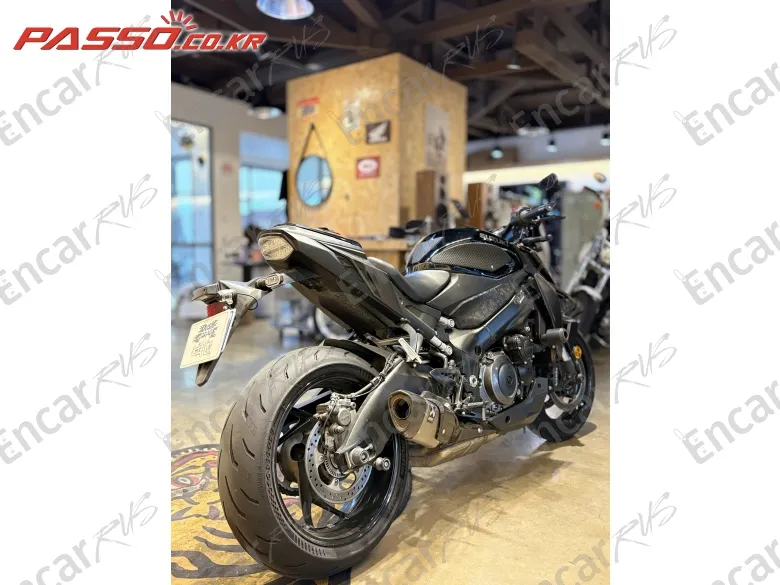 Suzuki Gsx S 1000 - фото 2